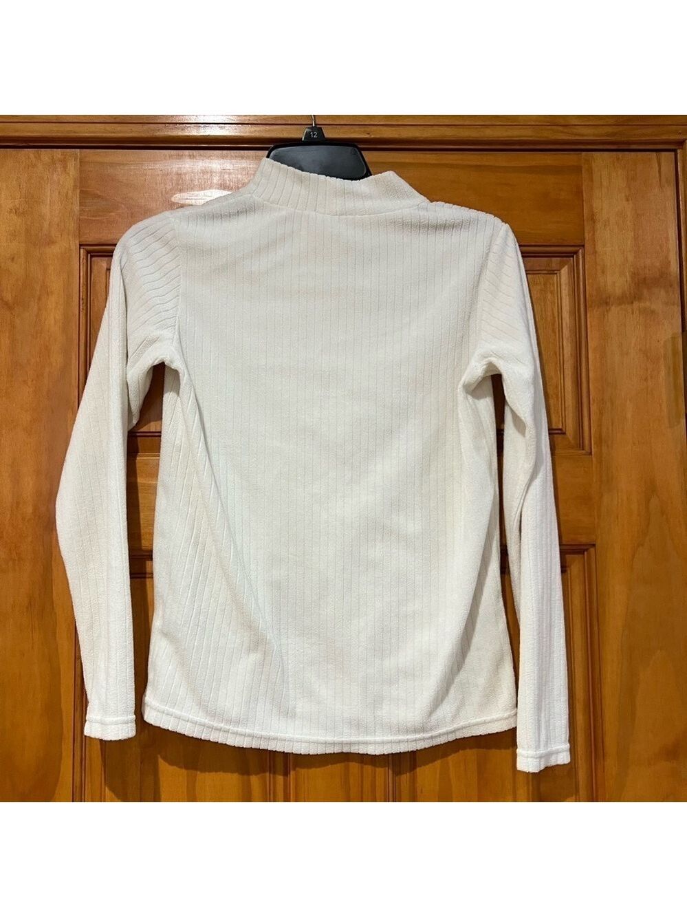 Uniqlo Girls White Long Sleeve Turtleneck Shirt Size 13 - Picture 2 of 4